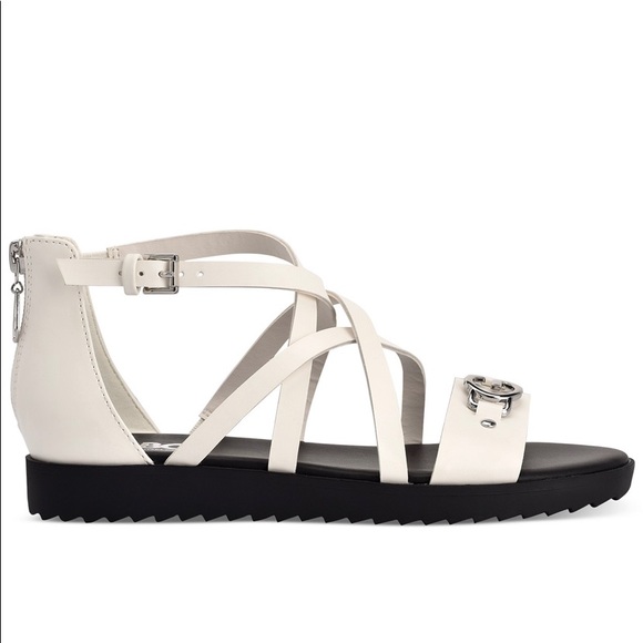 Karin Flat Sandals GBG Los Angeles - Picture 1 of 6